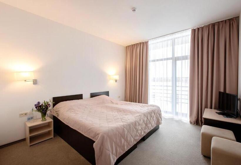 اتاق استاندارد با بالکن, Ostrov River Club