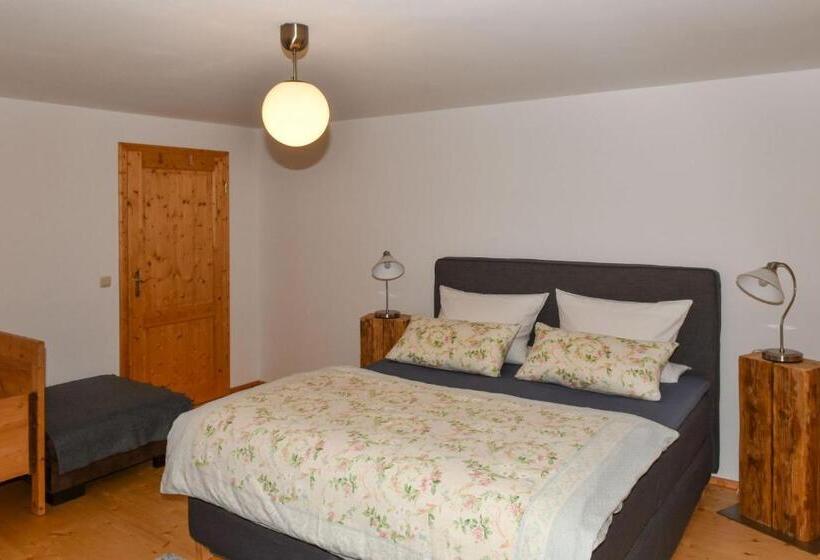 침실 1개 발코니 아파트, Stadlerhof