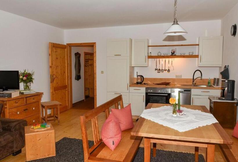 침실 1개 발코니 아파트, Stadlerhof