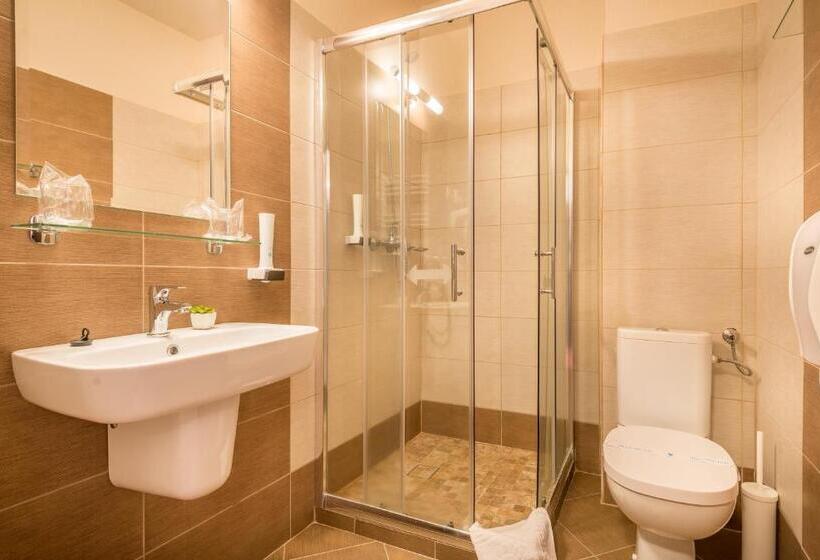 스탠다드 룸, Szeifert