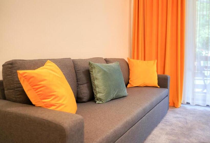 이그제큐티브 스위트, Szeifert