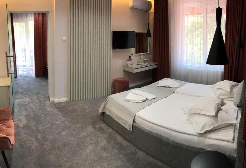 침실 1개 발코니 아파트, Szeifert