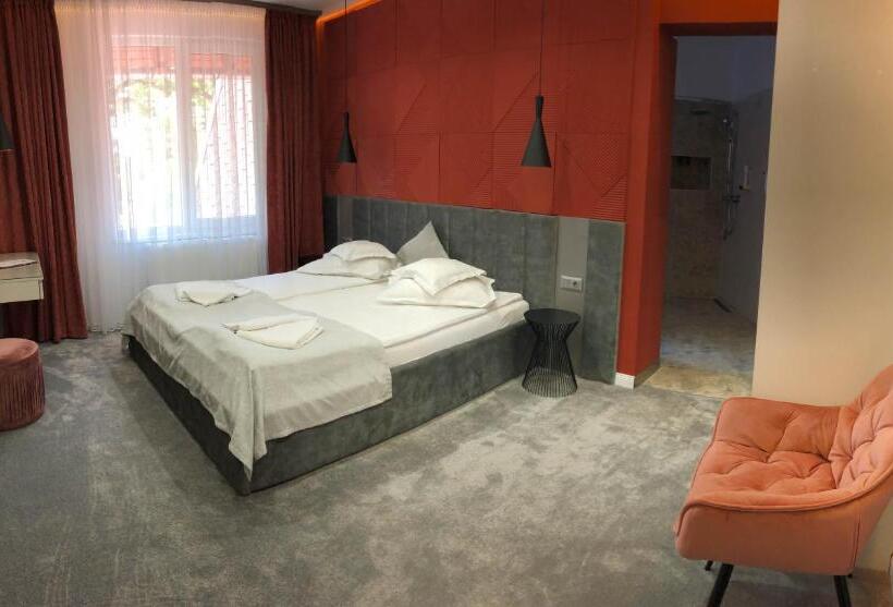 침실 1개 발코니 아파트, Szeifert