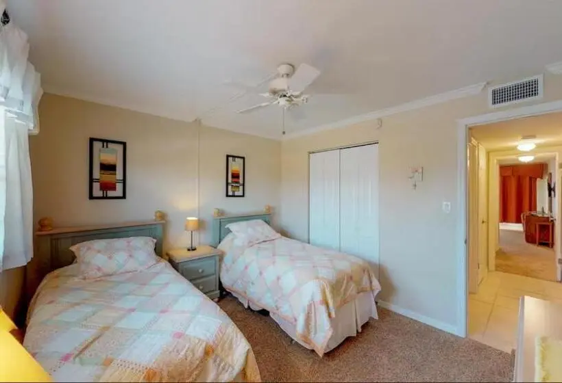 プールの見える１ベッドルームアパートメント, Spanish Main   Cocoa Beach Oceanfront Condos Near Port Canaveral