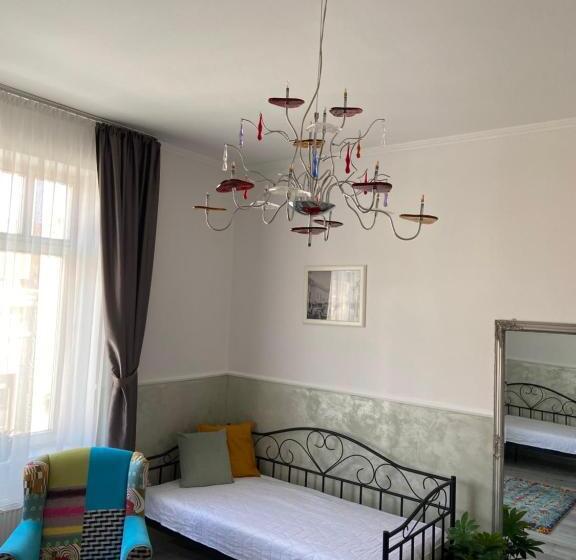 اتاق لوکس خانوادگی, Penzión Bihari