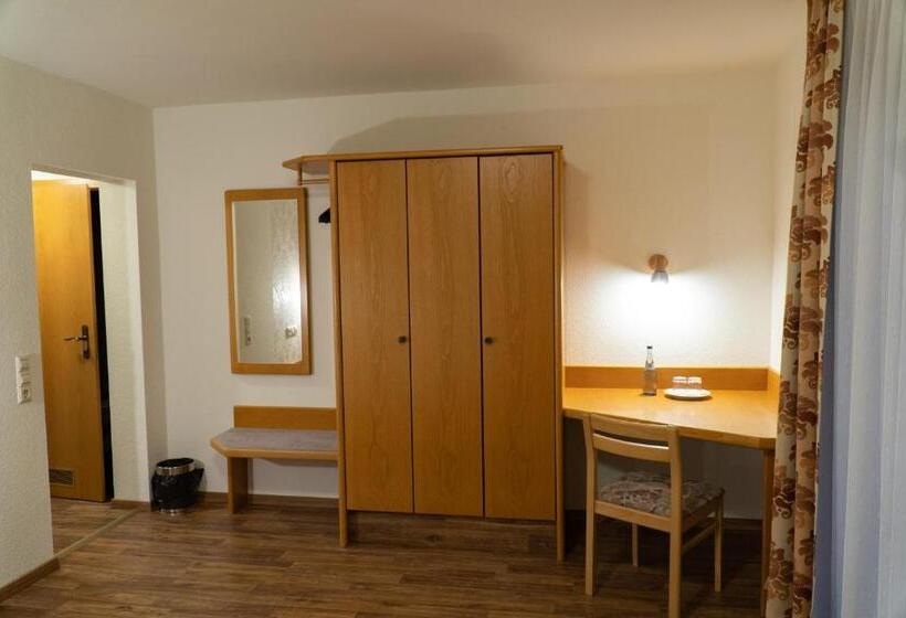 Номер Deluxe, Eleon