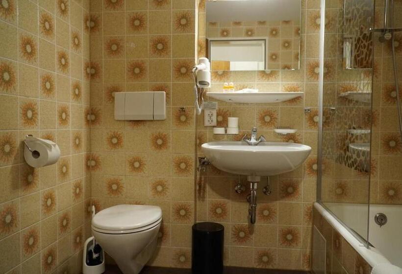 Номер Deluxe, Eleon