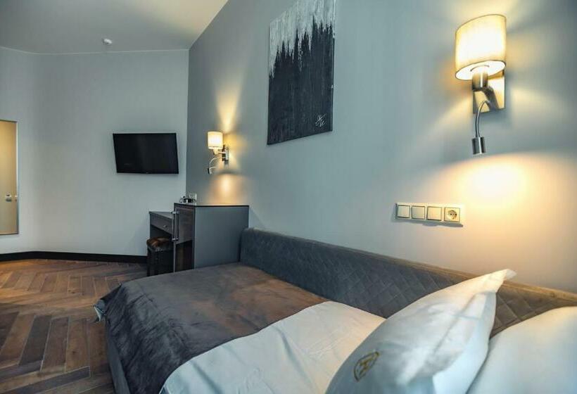 اتاق استاندارد یک نفره, Grand Hotel Roxolana