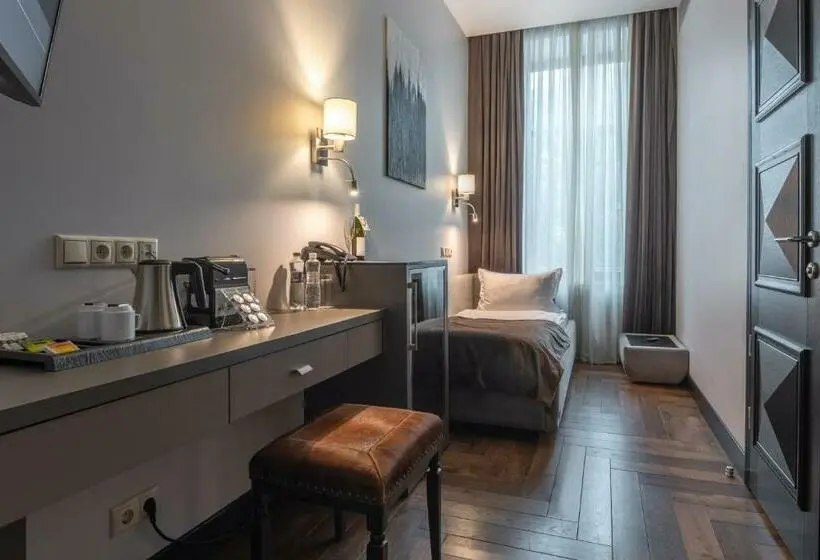 Standard Yhden Hengen Huone, Grand Hotel Roxolana