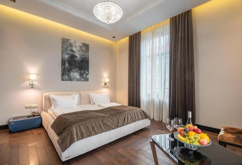 سوییت جونیور با بالکن, Grand Hotel Roxolana