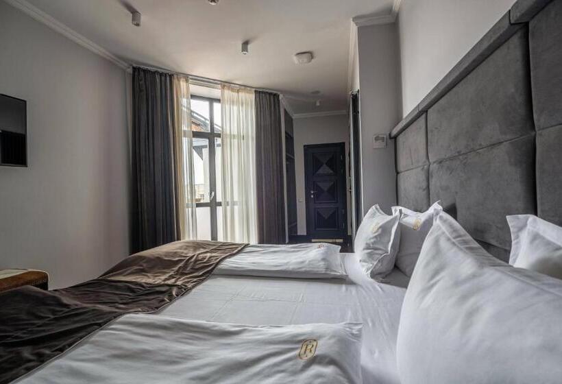 سوئیت جونیور با تراس, Grand Hotel Roxolana