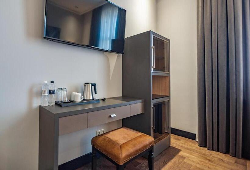 سوییت جونیور راحتی, Grand Hotel Roxolana