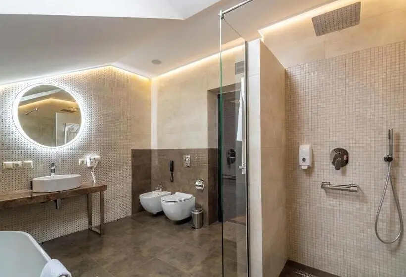 Ullakkosviitti, Grand Hotel Roxolana
