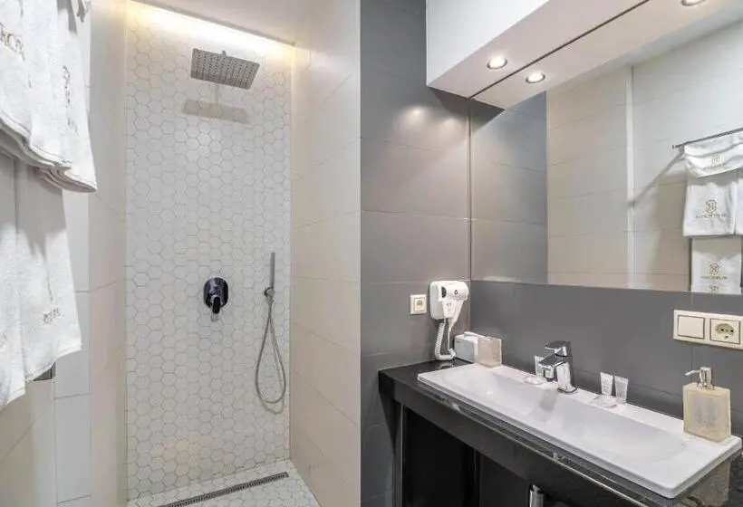 Economy-huone, Grand Hotel Roxolana