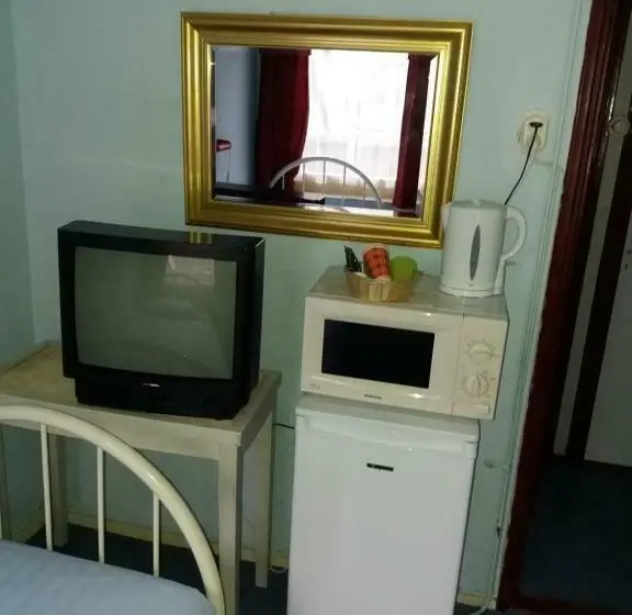 اتاق استاندارد یک نفره, Hostel Pension Tivoli