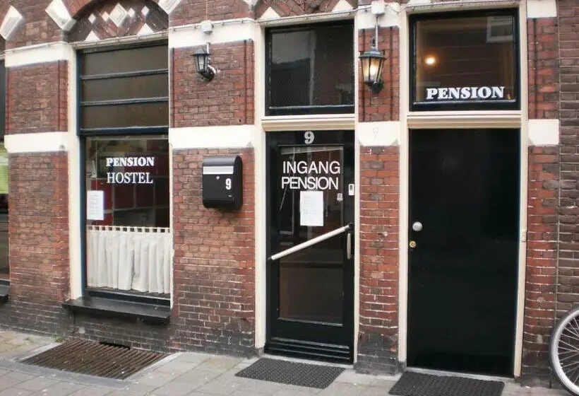 اتاق استاندارد یک نفره, Hostel Pension Tivoli