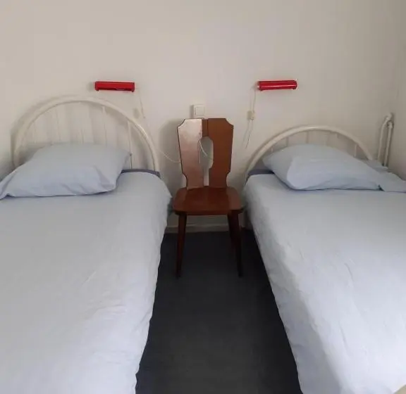 اتاق اکونومی, Hostel Pension Tivoli