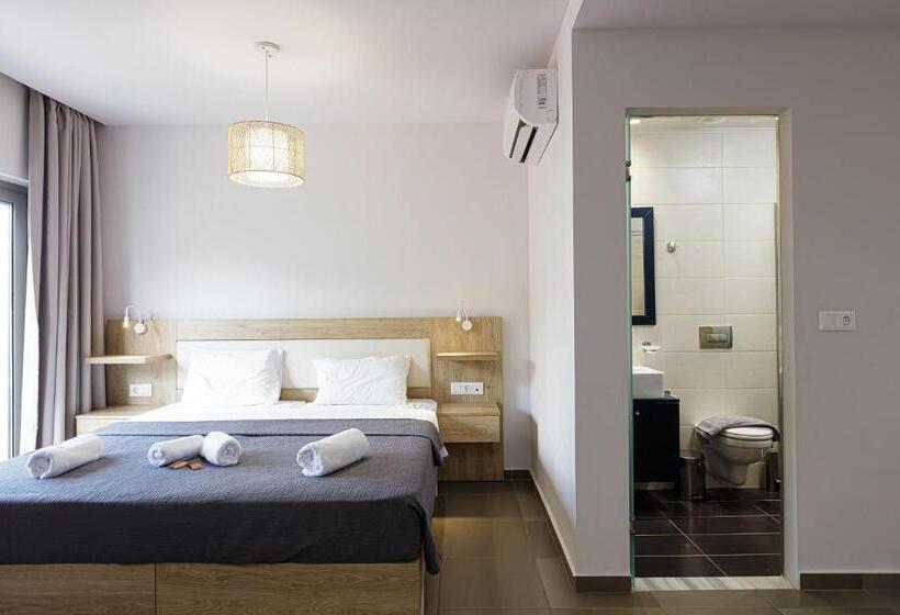 Quarto Quádruplo Standart Vista Mar Lateral, Gorgona