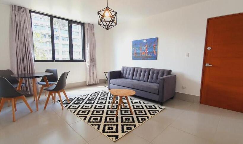 דירת חדר סופריור, Sori Apartments