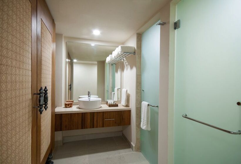 جناح جونيور مطلّ علي البحر, Almar Resort Luxury Lgbt Beach Front Experience