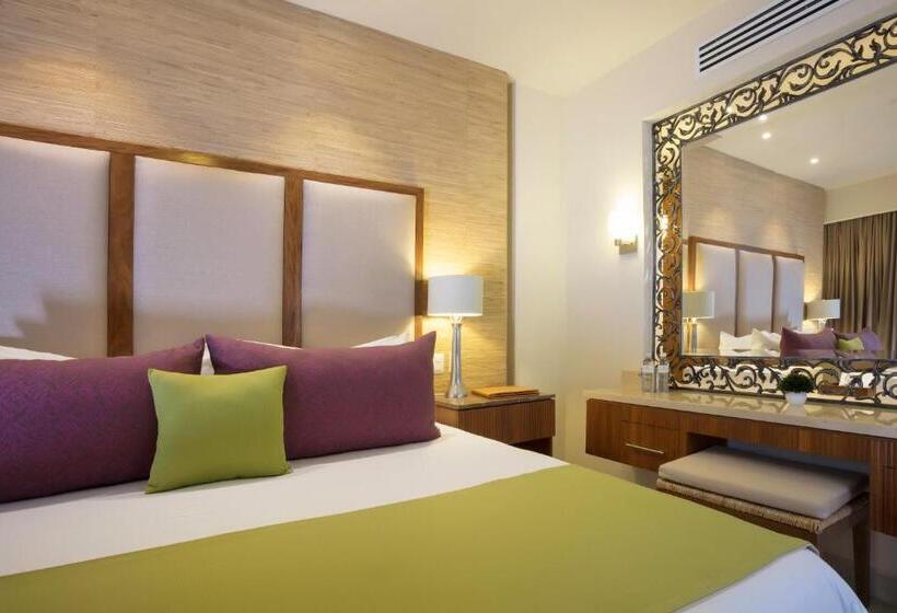 جناح, Almar Resort Luxury Lgbt Beach Front Experience