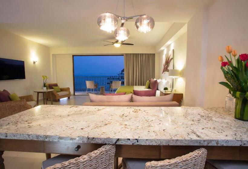 جناح جونيور مطلّ علي البحر, Almar Resort Luxury Lgbt Beach Front Experience