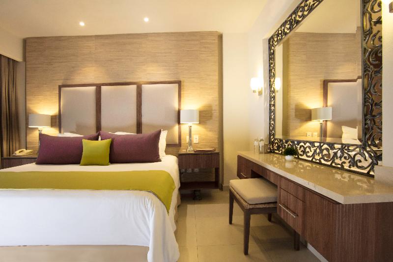 جناح جونيور ذو إطلالة جانبية على البحر, Almar Resort Luxury Lgbt Beach Front Experience