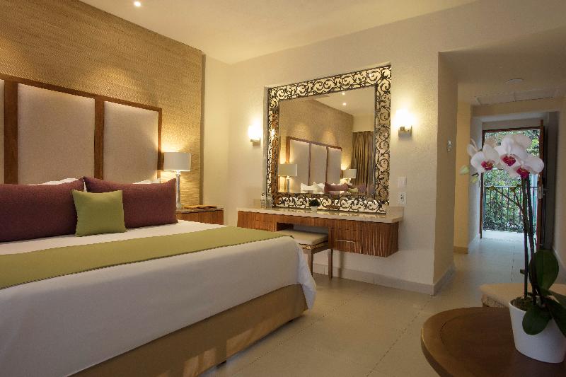 جناح, Almar Resort Luxury Lgbt Beach Front Experience