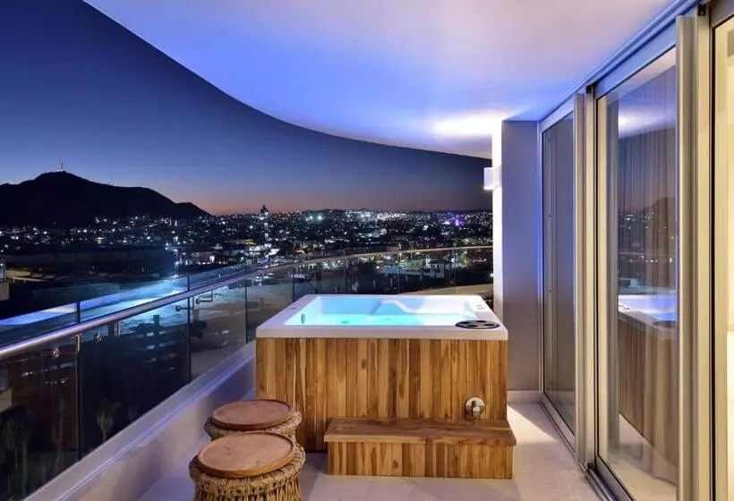 2 Bedroom Suite City View