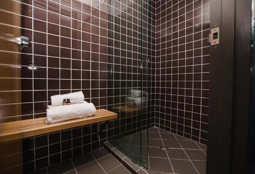 스탠다드 룸, Gilligan S Hotel & Resort Cairns
