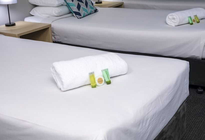 스탠다드 룸, Gilligan S Hotel & Resort Cairns