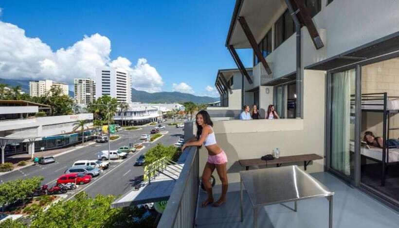 공동 객실, Gilligan S Hotel & Resort Cairns