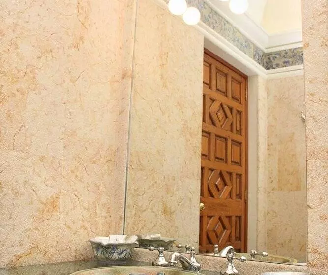 اتاق پرمیوم, Boutique La Casa Azul
