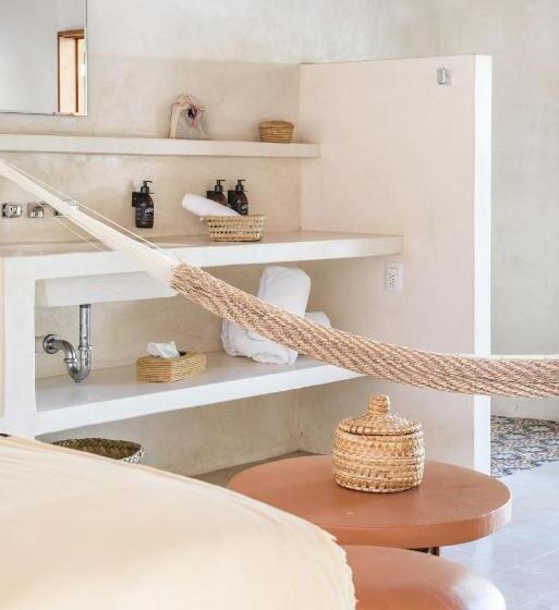 プールビュースタンダードルーム, Casa Blanca