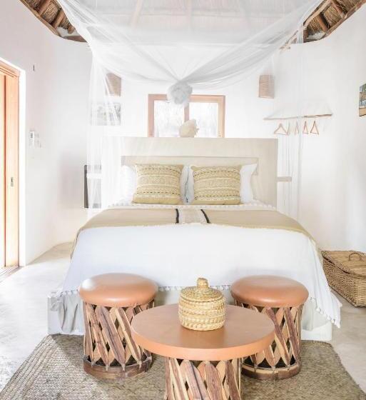 プールビュースタンダードルーム, Casa Blanca