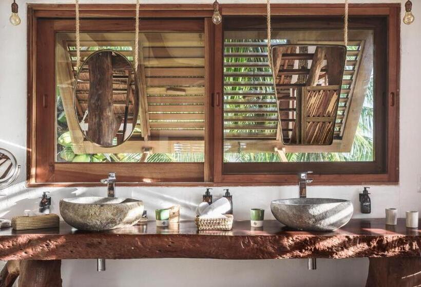 オーシャンビュースイート, Casa Blanca