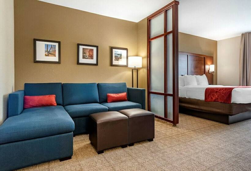 جناح, Comfort Suites Airport
