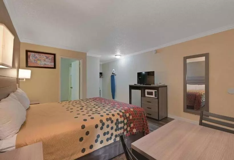 身障者適用キングサイズベッドルーム, Econo Lodge Woodland Near I 5