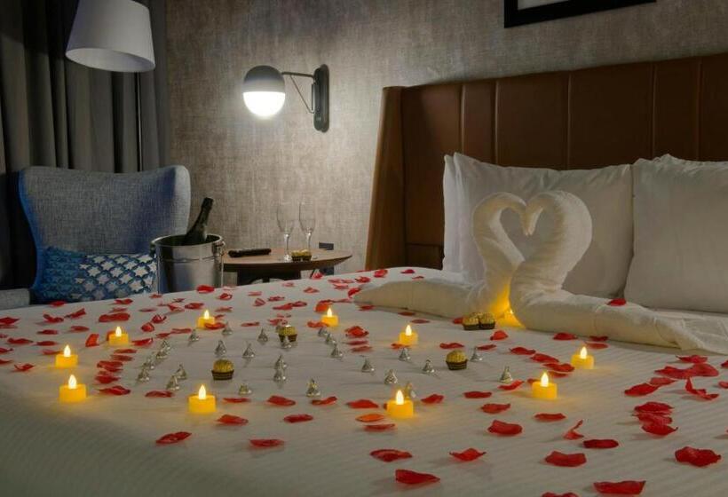 سوئیت با تخت بزرگ, Four Points By Sheraton Distrito Uno Chihuahua