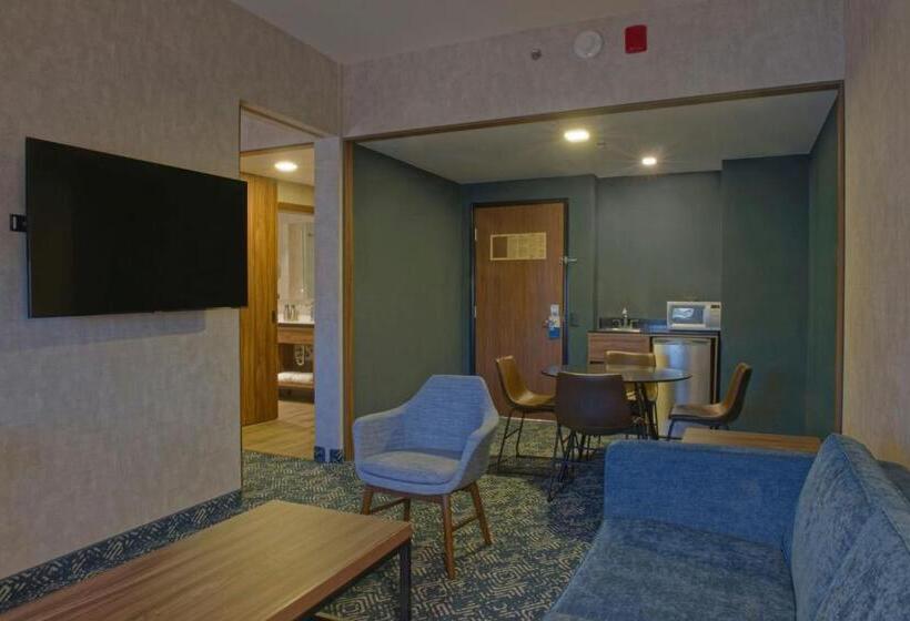 سوئیت با تخت بزرگ, Four Points By Sheraton Distrito Uno Chihuahua