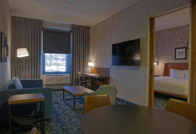 سوئیت با تخت بزرگ, Four Points By Sheraton Distrito Uno Chihuahua