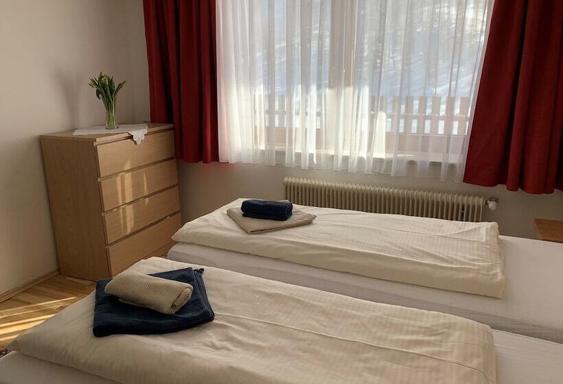 Семейные Апартаменты 3 Спальни, Frühstückspension Christina