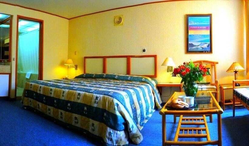 חדר אקזקיוטיב, Oliva Plaza