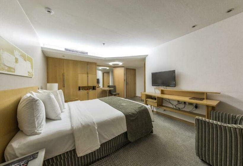Quarto Deluxe, Grand Bittar