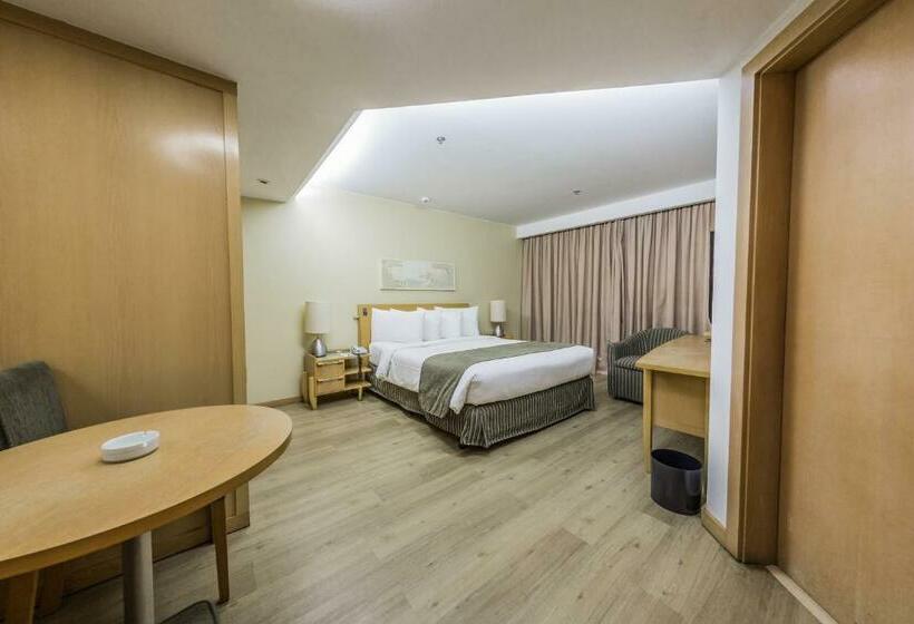 Quarto Deluxe, Grand Bittar