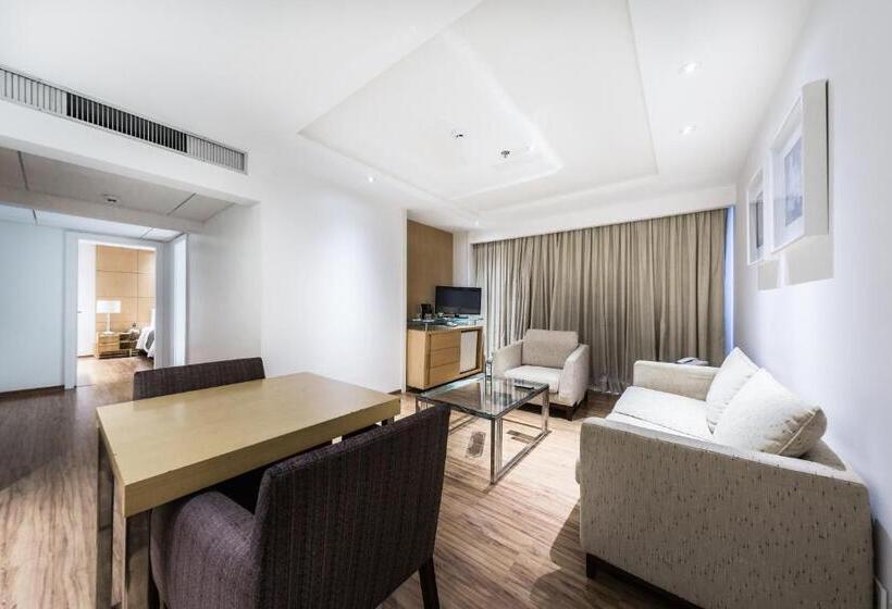 סוויטה דלוקס, Grand Bittar