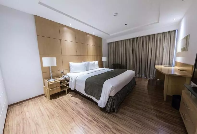 سوییت لوکس, Grand Bittar