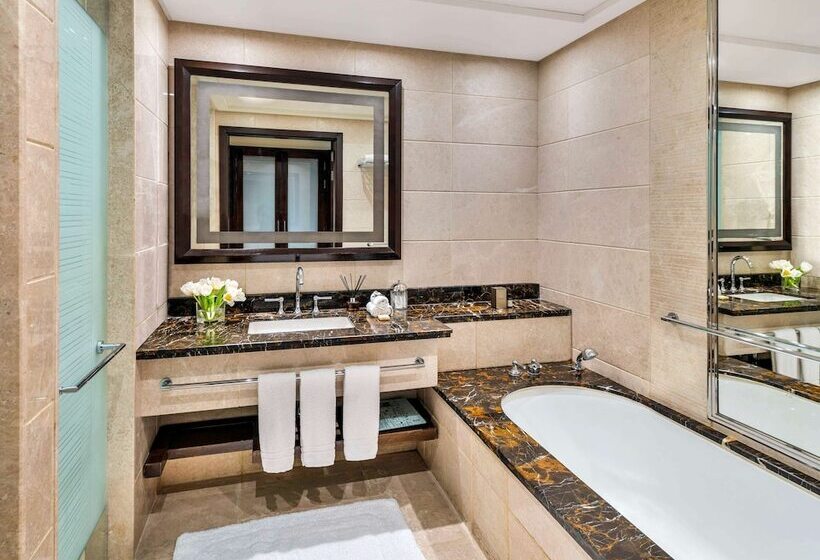 Номер Deluxe, Makkah Clock Royal Tower, A Fairmont