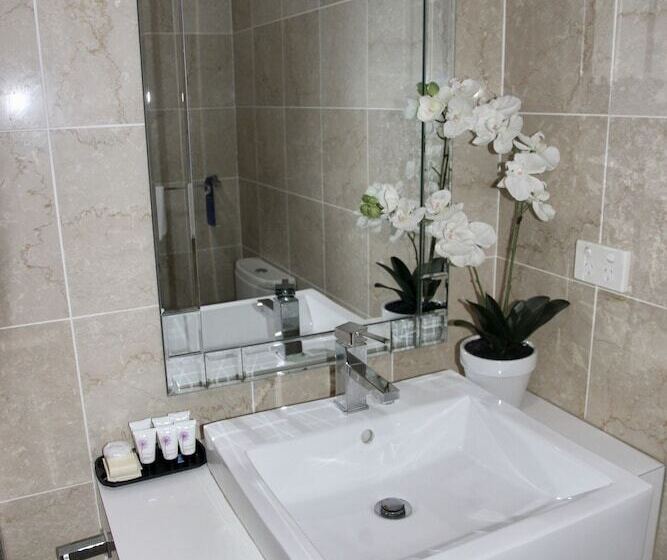 اتاق خانوادگی, Mariners Court Hotel Sydney