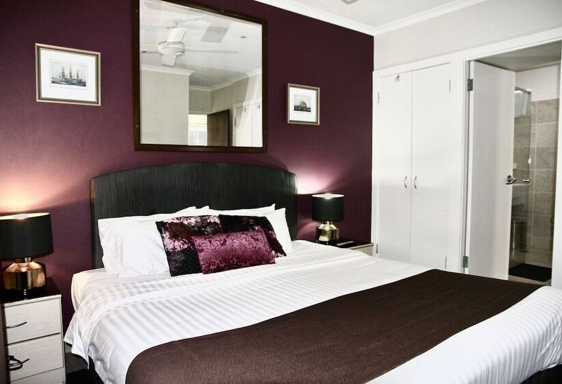 اتاق خانوادگی, Mariners Court Hotel Sydney